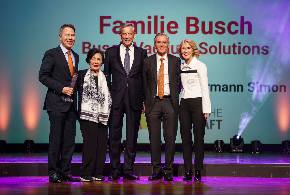 Kaya Busch, Ayhan Busch, Prof. Dr. Dr. h.c. mult. Hermann Simon, Sami Busch, Ayla Busch. (Bildquelle:©ValentinBehringer) Kaya Busch, Ayhan Busch, Prof. Dr. Dr. h.c. mult. Hermann Simon, Sami Busch, Ayla Busch. (Bildquelle:©ValentinBehringer)