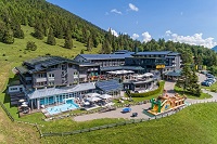 Hotelansicht im Sommer Hotelansicht im Sommer