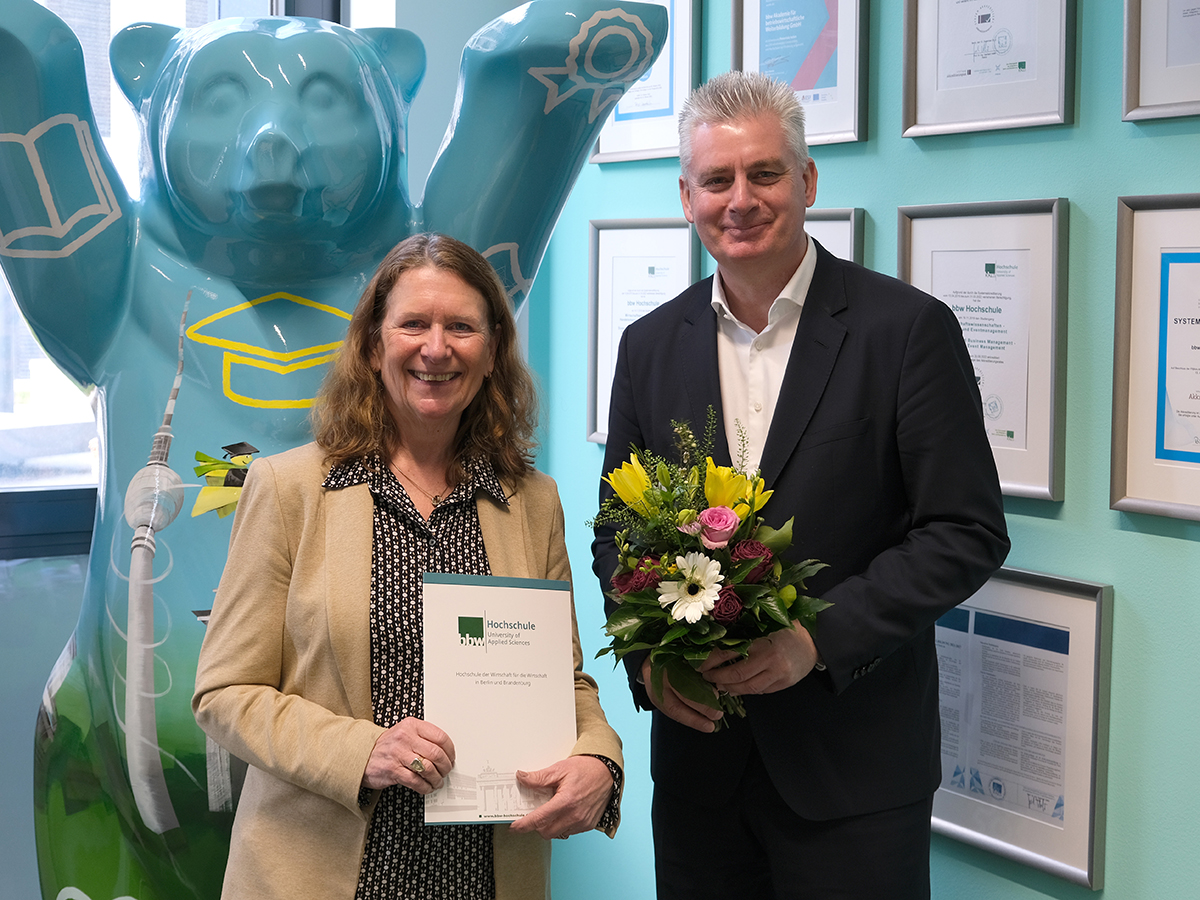 Prorektorin Prof. Dr. Beate Schultz-Zehden und Rektor Prof. Dr.-Ing. Gebhard Hafer Prorektorin Prof. Dr. Beate Schultz-Zehden und Rektor Prof. Dr.-Ing. Gebhard Hafer