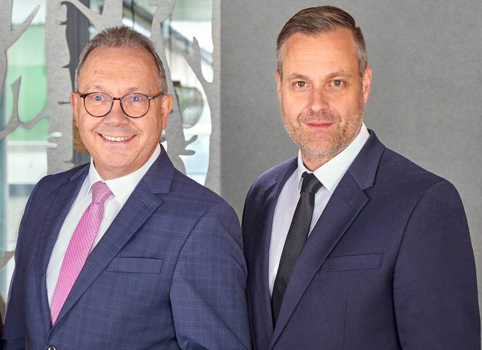 Vorstandssprecher Torsten Krieger und Vorstandsmitglied Bernd Brennecke (von rechts). (Die Bildrechte liegen bei dem Verfasser der Mitteilung.)