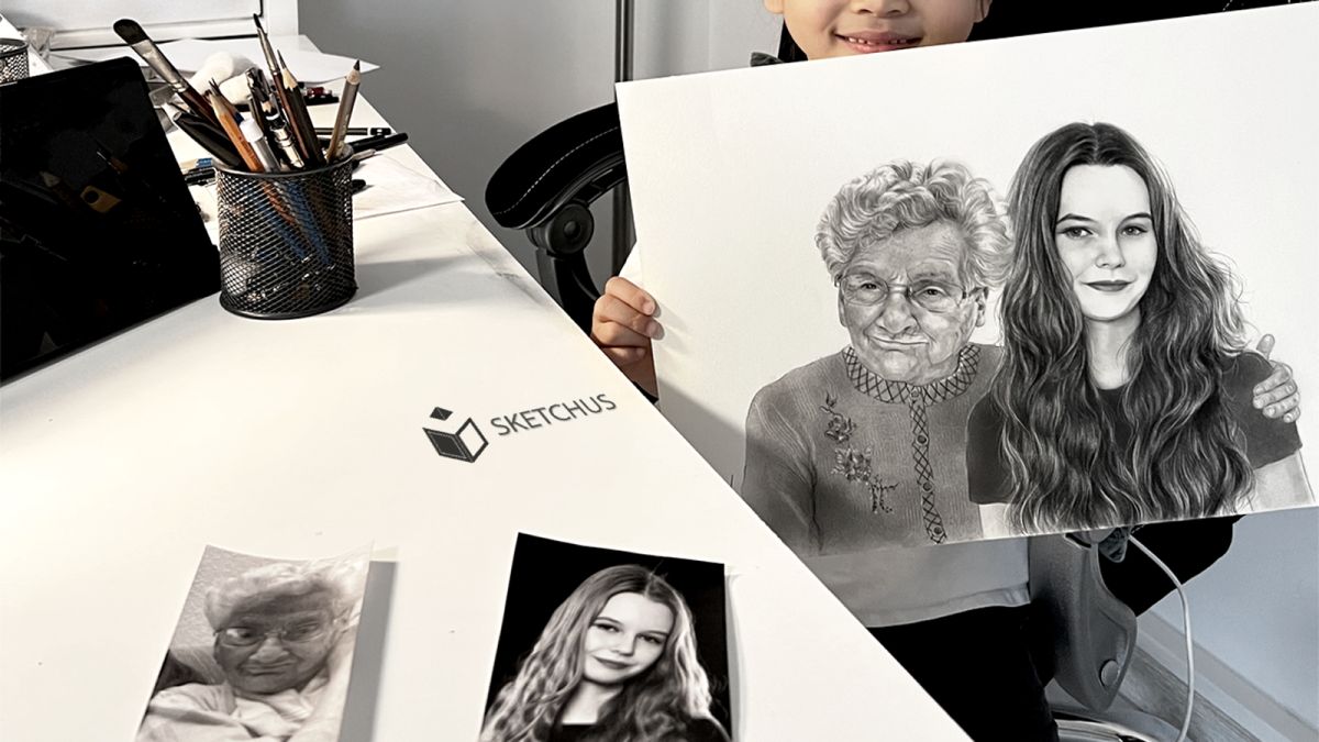 Bei Sketchus fertigen erfahrene Künstler einzigartige Portraitzeichnungen an (© Sketchus) Bei Sketchus fertigen erfahrene Künstler einzigartige Portraitzeichnungen an (© Sketchus)