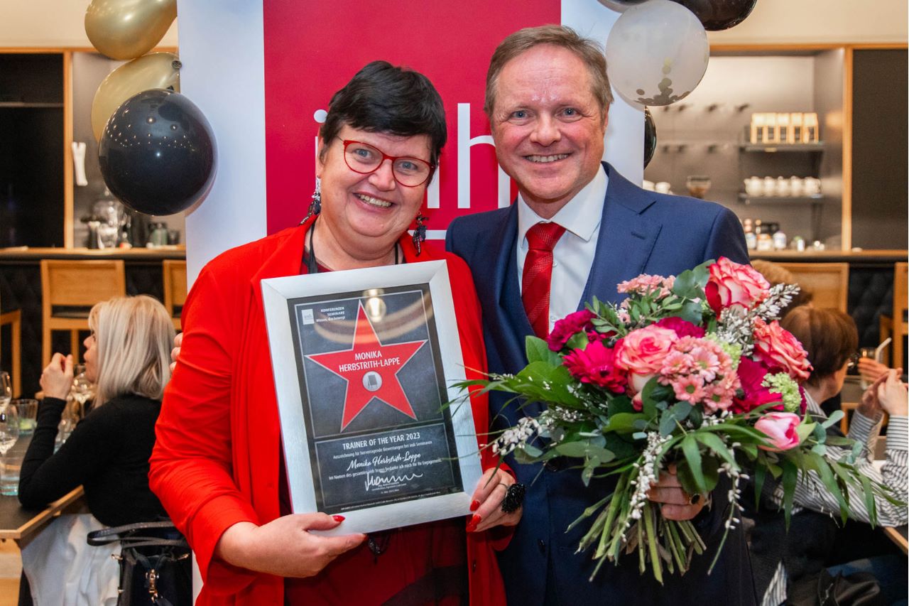 Mag.a Monika Herbstrith-Lappe bei der Preisverleihung (Die Bildrechte liegen bei dem Verfasser der Mitteilung.) Mag.a Monika Herbstrith-Lappe bei der Preisverleihung (Die Bildrechte liegen bei dem Verfasser der Mitteilung.)
