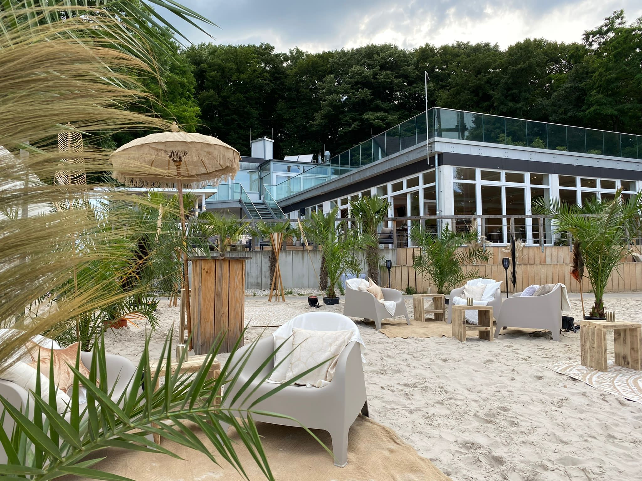 Seepavillon am Fühlinger See (Foto: KAISERSCHOTE Event Catering)