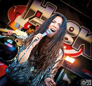 Bluesrock-Sängerin Sari Schorr, Foto: Alain Broeckx Bluesrock-Sängerin Sari Schorr, Foto: Alain Broeckx