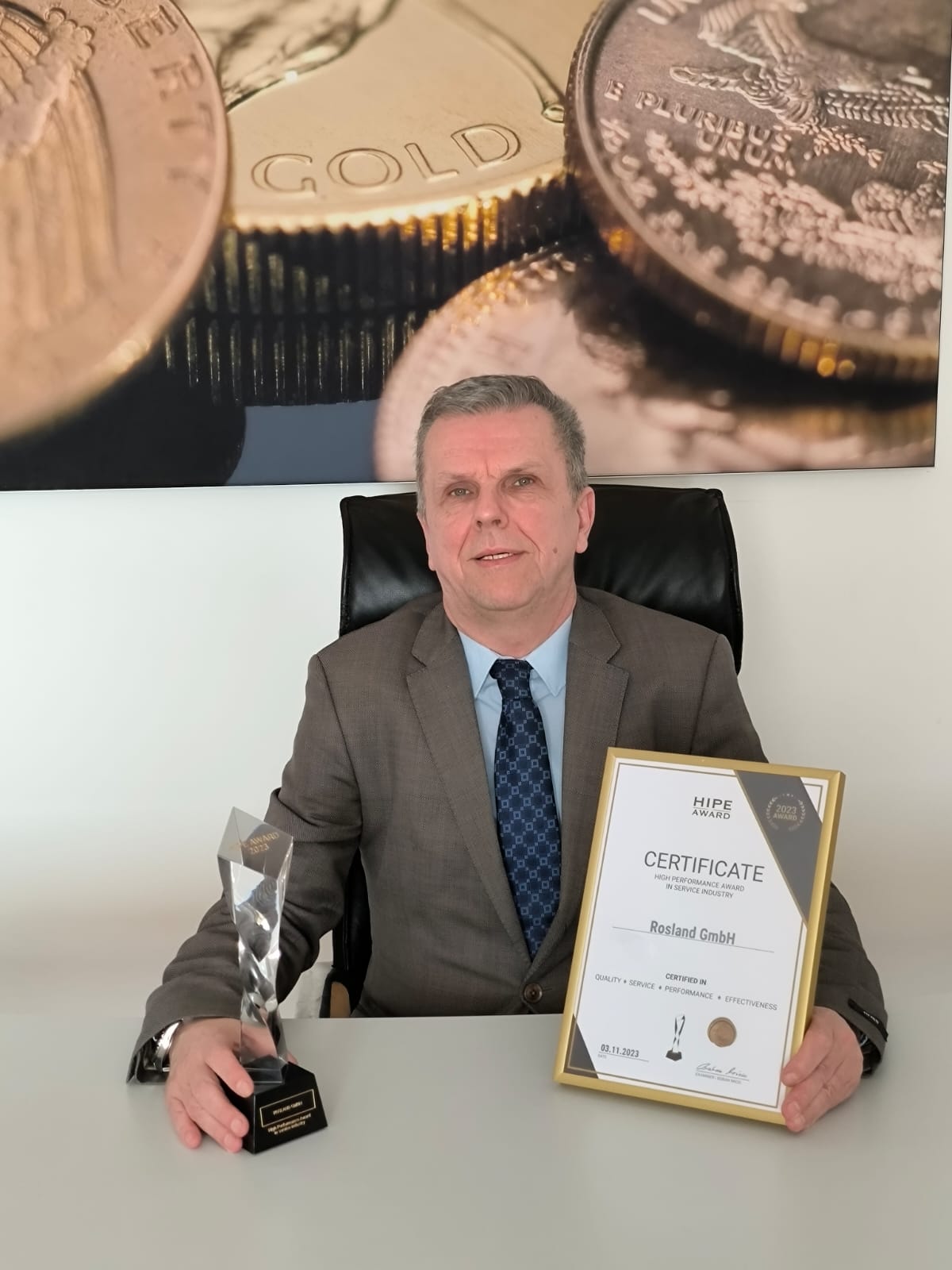 Werner Krauss, Geschäftsführer Rosland GmbH, freut sichüber die Auszeichnung mit dem HIPE Award (Die Bildrechte liegen bei dem Verfasser der Mitteilung.) Werner Krauss, Geschäftsführer Rosland GmbH, freut sichüber die Auszeichnung mit dem HIPE Award (Die Bildrechte liegen bei dem Verfasser der Mitteilung.)