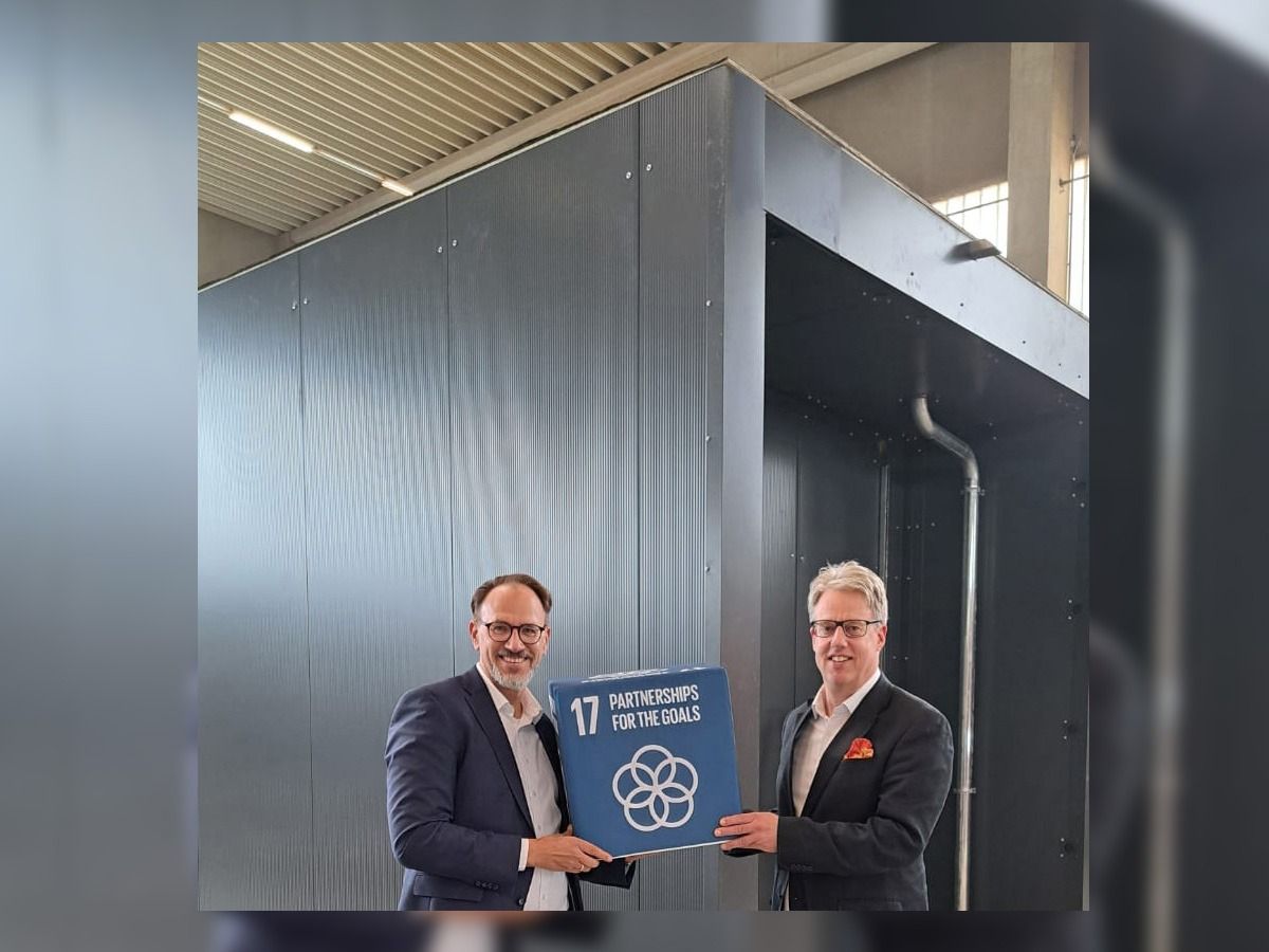 Holger Zultner (links), Geschäftsführer der Leadership Datacenter GmbH und Björn Oellrich (rechts), (© ) Holger Zultner (links), Geschäftsführer der Leadership Datacenter GmbH und Björn Oellrich (rechts), (© )