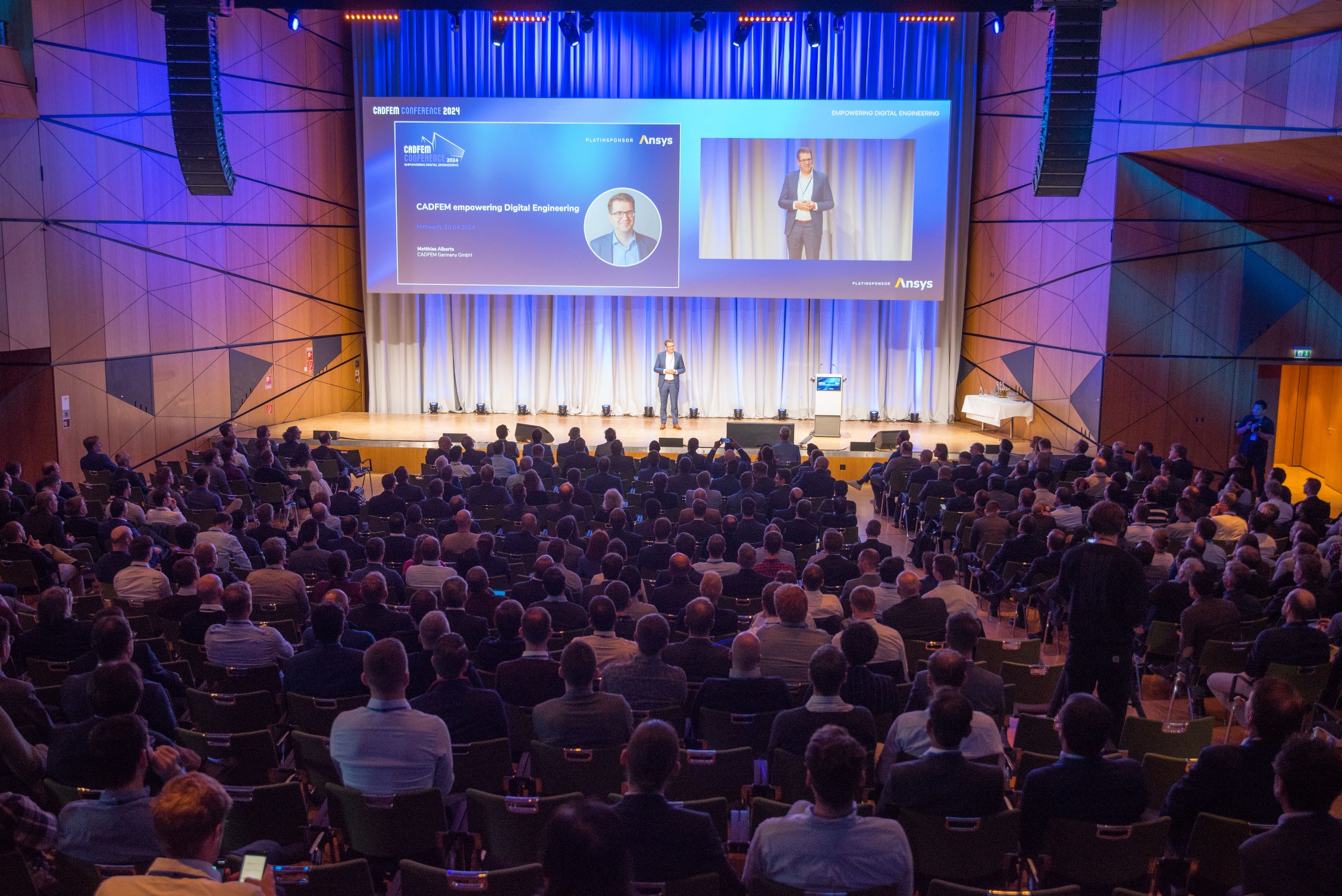 CADFEM Conference: Begrüßung mit Geschäftsführer Matthias Alberts (Foto: CADFEM/Holger Ullmann) (Die Bildrechte liegen bei dem Verfasser der Mitteilung.)
