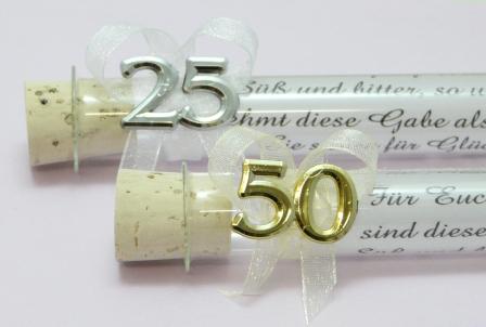 Glasröhrchen Silberhochzeit, Goldene Hochzeit. Jola Simer, tischdeko-online.de, 27.04.2024 Glasröhrchen Silberhochzeit, Goldene Hochzeit. Jola Simer, tischdeko-online.de, 27.04.2024