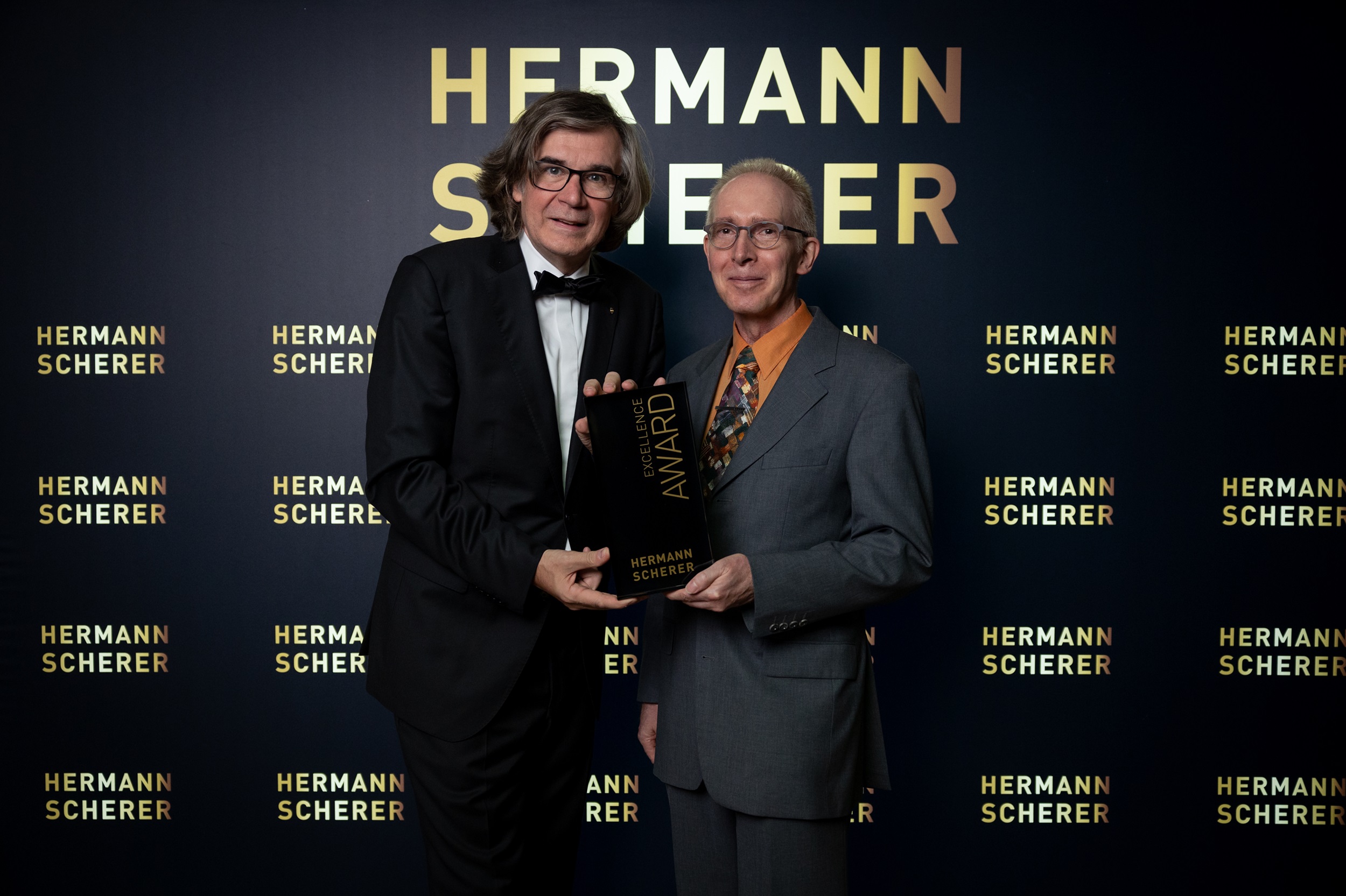 Präventivmediziner Dr. Klaus Mühlhausen (re.) bei der Verleihung des Excellence Awards (Die Bildrechte liegen bei dem Verfasser der Mitteilung.) Präventivmediziner Dr. Klaus Mühlhausen (re.) bei der Verleihung des Excellence Awards (Die Bildrechte liegen bei dem Verfasser der Mitteilung.)