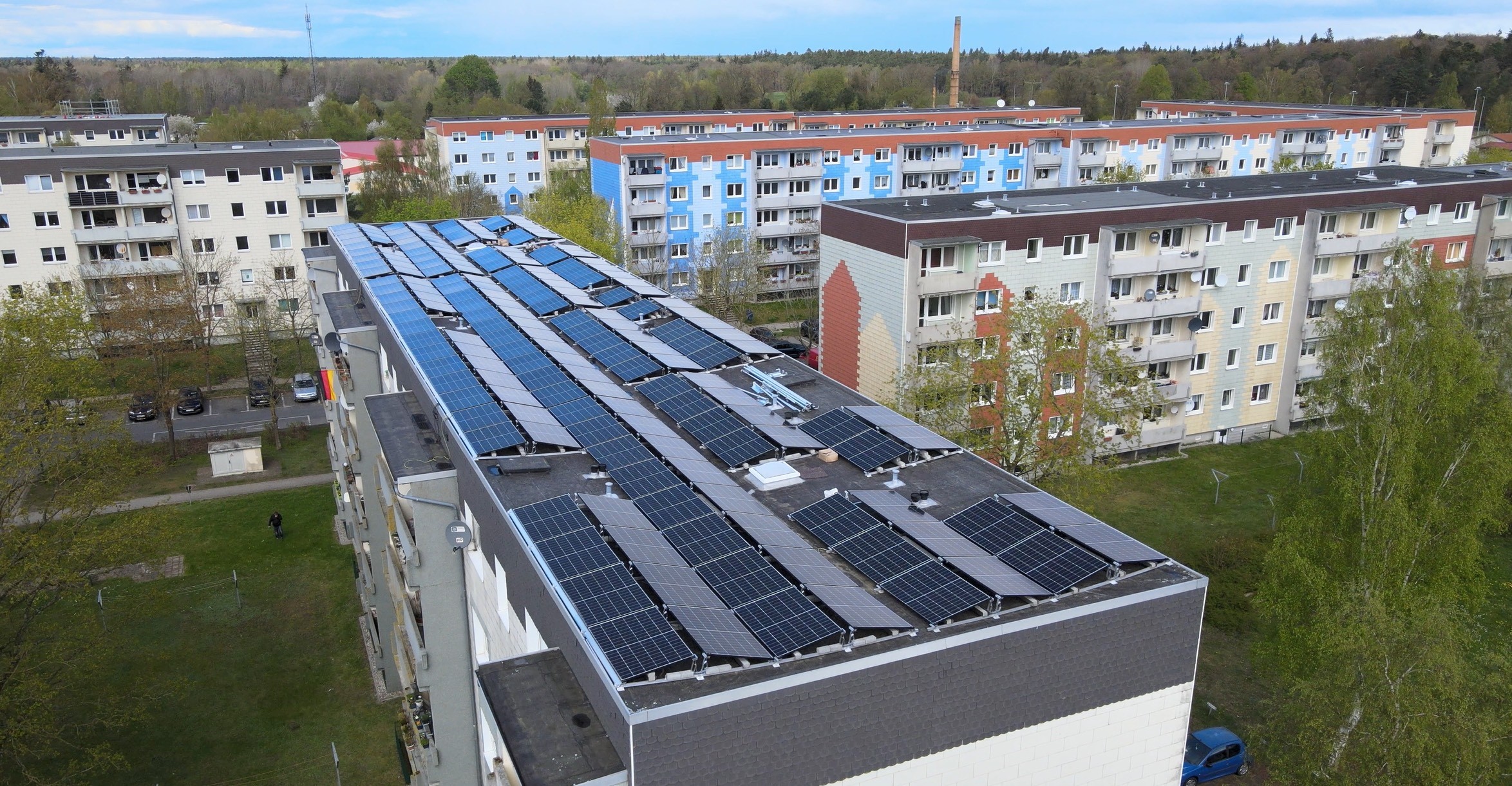Die ersten 30 Mieter können zeitnah ihren Strom direkt vom Dach Die ersten 30 Mieter können zeitnah ihren Strom direkt vom Dach