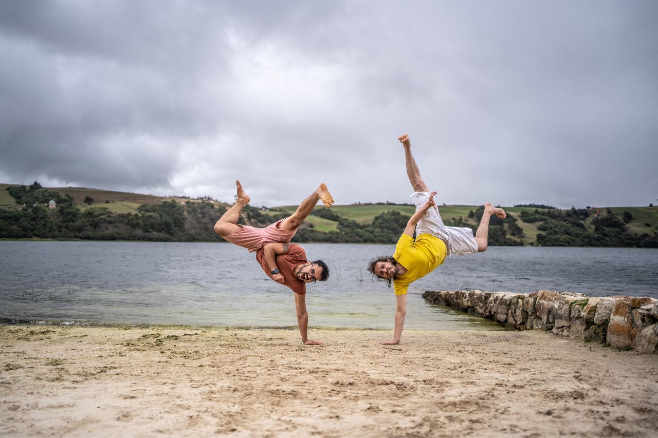 Stress lässt sich durch Lebensfreude in gesunde Energie umpolen (Bildquelle: iStock / Frazao Studio Latino)