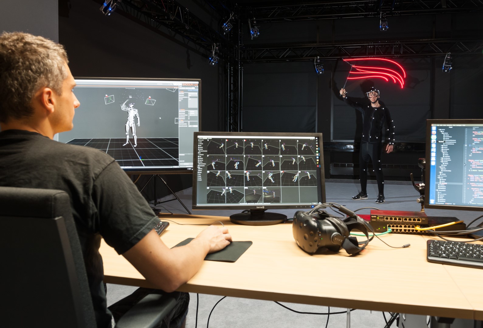 Praxisnahes Lernen: Im Motion Capture Labor der Fakultät Informatik werden Bewegungen digital erfasst und unter anderem am Autonom