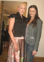 Yvonne Förg und Lisa Faltermeier bei der Präsentation der Frühjahr / Sommer Kollektion 2010