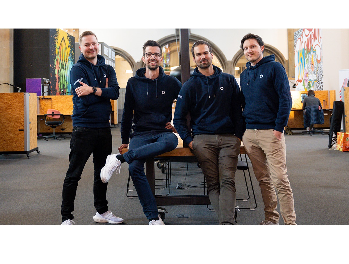 Philipp Bischofff (CTO), Florian Feuer (CMO), Sven Pietsch (CEO) und Christopher Stirner (CSO) (Die Bildrechte liegen bei dem Verfasser der Mitteilung.) Philipp Bischofff (CTO), Florian Feuer (CMO), Sven Pietsch (CEO) und Christopher Stirner (CSO) (Die Bildrechte liegen bei dem Verfasser der Mitteilung.)