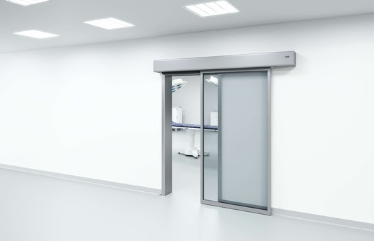 Mit dem GEZE MCRdrive präsentiert GEZE ein neues modulares Schiebetürsystem. (Bildquelle: GEZE GmbH) Mit dem GEZE MCRdrive präsentiert GEZE ein neues modulares Schiebetürsystem. (Bildquelle: GEZE GmbH)