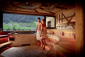 Wohltuender Saunagang (c) Michael Huber (Hotel Quelle Nature Spa Resort) Wohltuender Saunagang (c) Michael Huber (Hotel Quelle Nature Spa Resort)