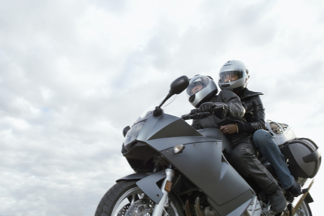 Wer mit dem Motorrad verreisen möchte, sollte sich rechtzeitig darauf vorbereiten. (Bildquelle: ERGO Group) Wer mit dem Motorrad verreisen möchte, sollte sich rechtzeitig darauf vorbereiten. (Bildquelle: ERGO Group)