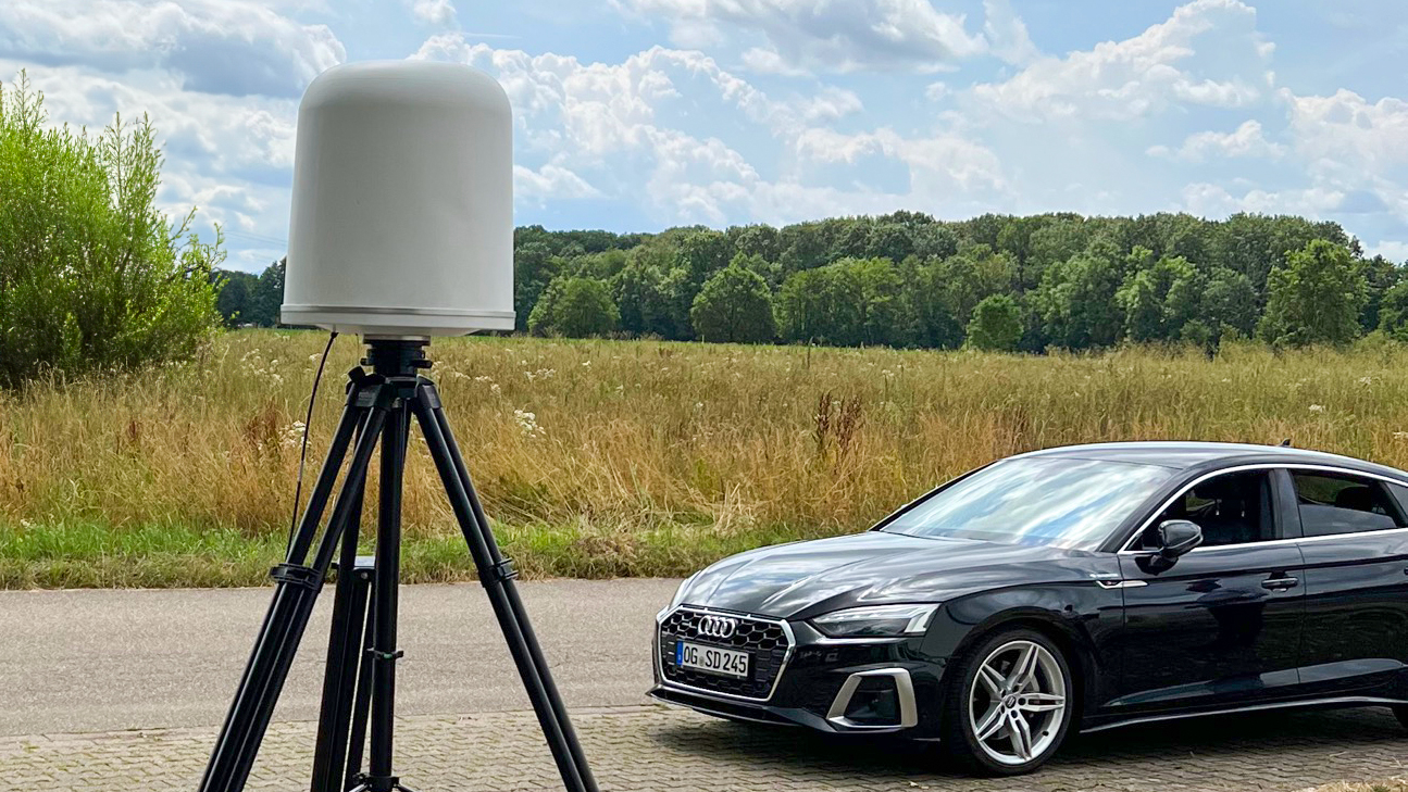 IRIS 360 ist ein portabler 3D-Radar mit großer Höhenabdeckung für zivile wie militärische Zwecke. (Bildquelle: Securiton Deutschland) IRIS 360 ist ein portabler 3D-Radar mit großer Höhenabdeckung für zivile wie militärische Zwecke. (Bildquelle: Securiton Deutschland)