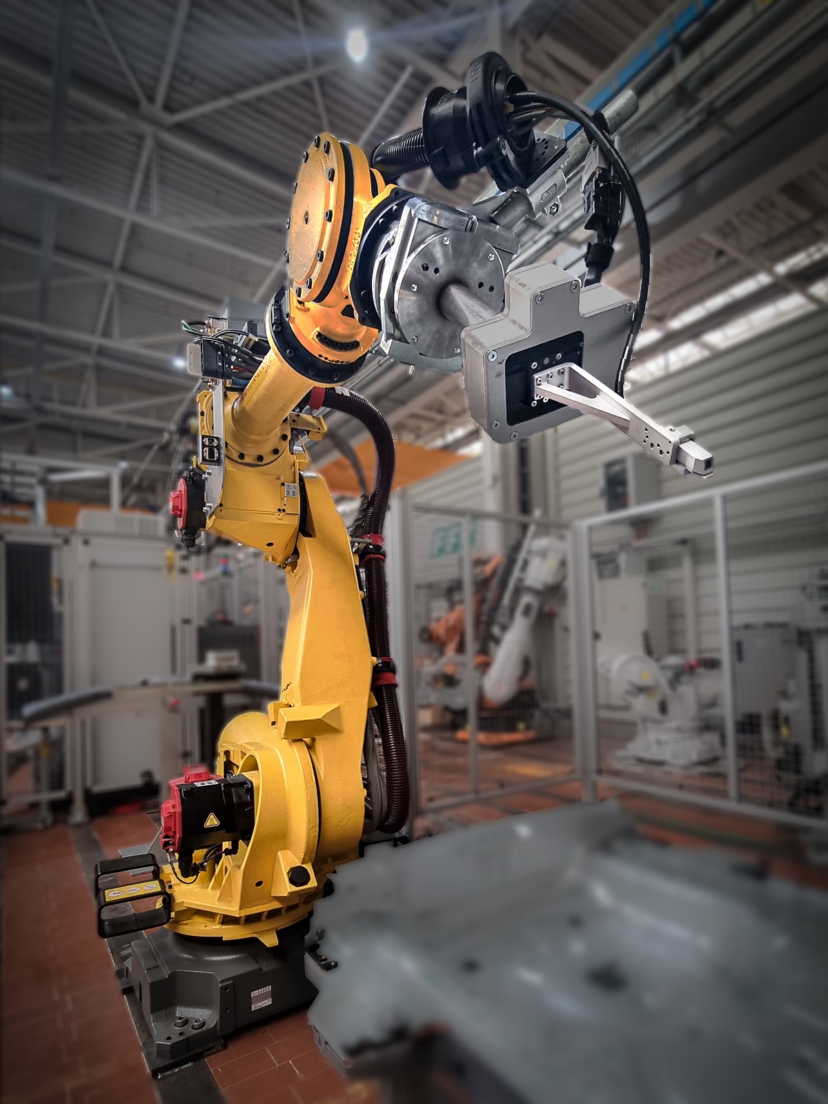 Roboter zur kontaktlosen Prüfung von Schweißpunkten in der Autoindustrie (©XARION Laser Acoustics) (Die Bildrechte liegen bei dem Verfasser der Mitteilung.) Roboter zur kontaktlosen Prüfung von Schweißpunkten in der Autoindustrie (©XARION Laser Acoustics) (Die Bildrechte liegen bei dem Verfasser der Mitteilung.)