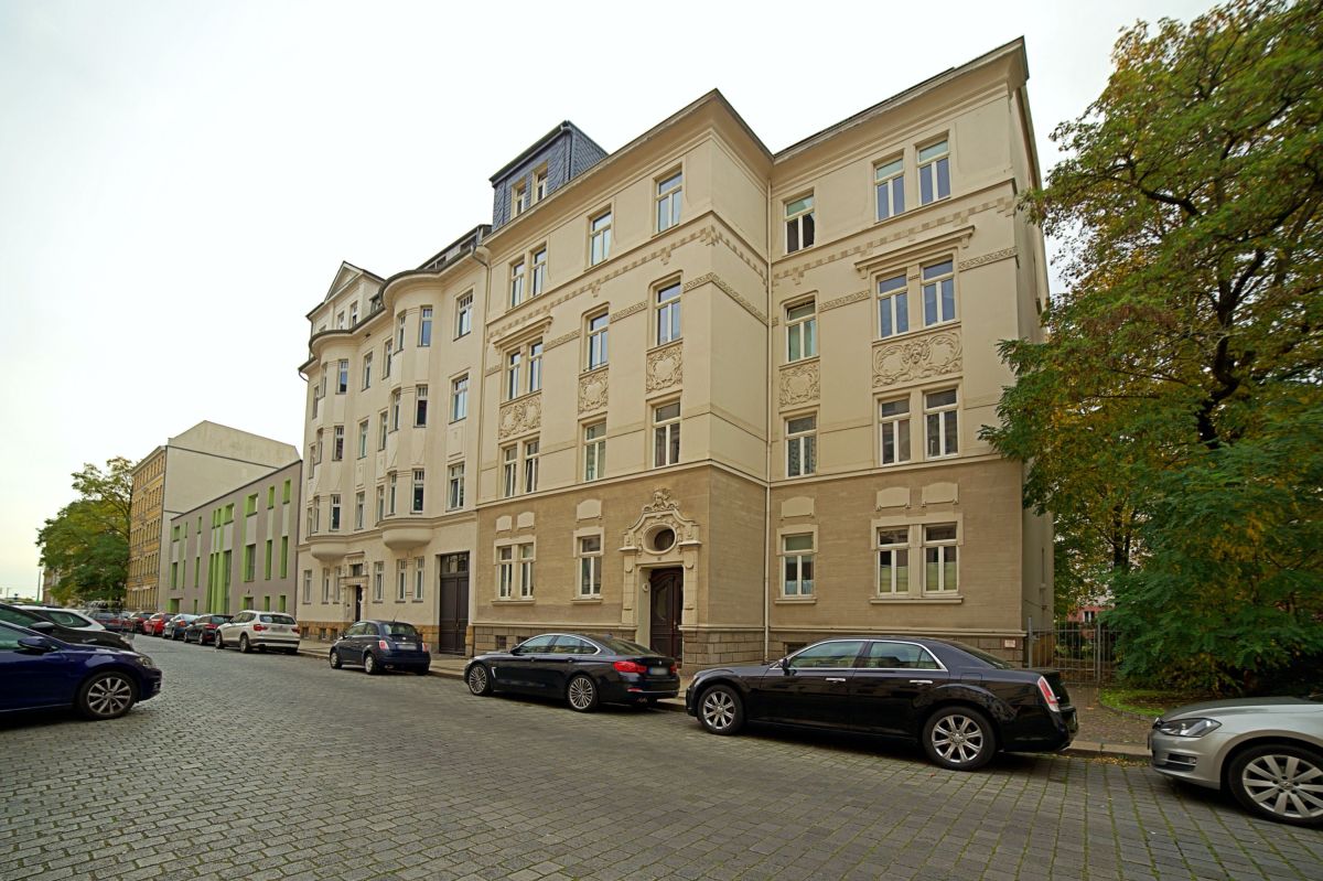 Ein typischer Altbau in Leipzig, dem Hauptinvestitionsstandort der Schwarzat Capital GmbH (© Sven Schwarzat) Ein typischer Altbau in Leipzig, dem Hauptinvestitionsstandort der Schwarzat Capital GmbH (© Sven Schwarzat)