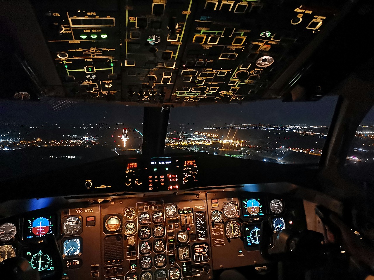 Gute Zusammenarbeit ist nicht auf Top-down-Strukturen angewiesen (Bildquelle: Dragos Grigore auf Unsplash) Gute Zusammenarbeit ist nicht auf Top-down-Strukturen angewiesen (Bildquelle: Dragos Grigore auf Unsplash)
