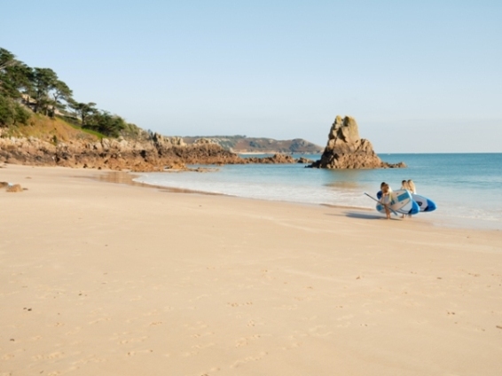 Traumhafte Strände (hier Beauport Bay) finde sich auf Jersey nahezu überall Traumhafte Strände (hier Beauport Bay) finde sich auf Jersey nahezu überall