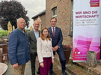 Dr. Otto-Heinrich Blank, Andreas Oehme, Spiridoula Chassaki und Michael Antonczyk; (c) DIE FAMILIENU Dr. Otto-Heinrich Blank, Andreas Oehme, Spiridoula Chassaki und Michael Antonczyk; (c) DIE FAMILIENU