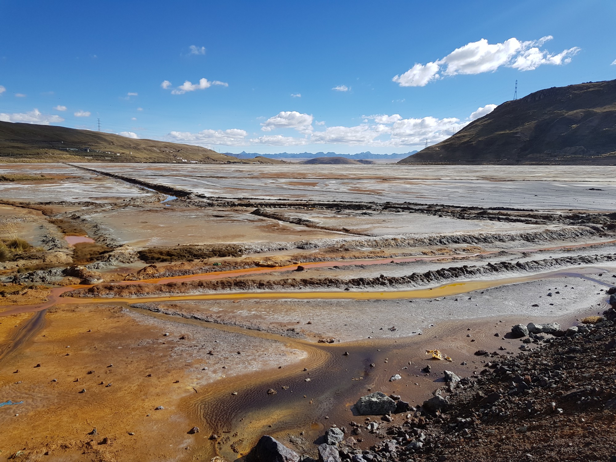Auf dem Tailings-Großprojekt Quiulacocha; Quelle: Cerro de Pasco Resources Auf dem Tailings-Großprojekt Quiulacocha; Quelle: Cerro de Pasco Resources