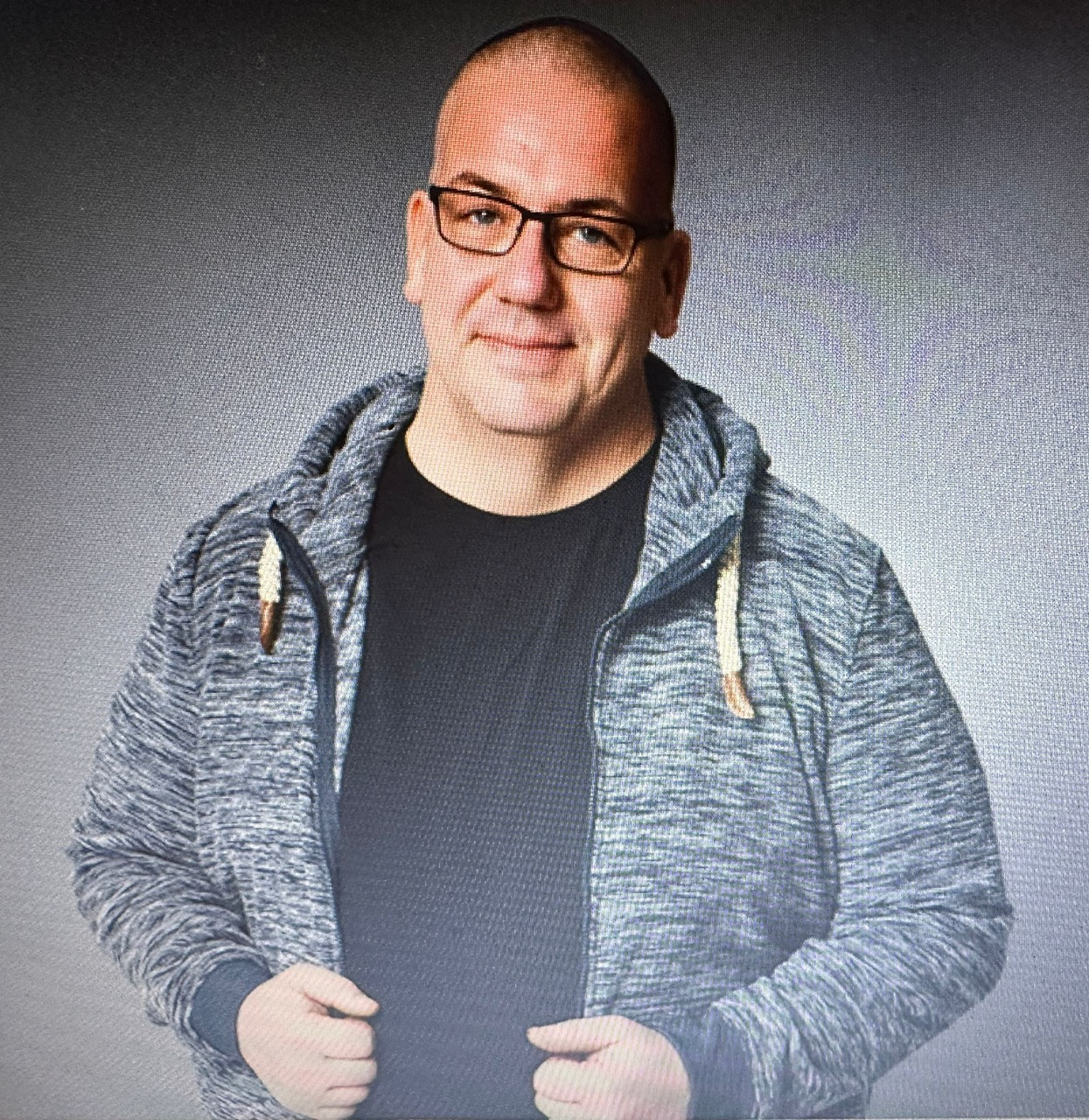 Michael Zeiler, Therapeut, Autor, Speaker, Resilienz-Trainer und Trauma-Sachverständiger Michael Zeiler, Therapeut, Autor, Speaker, Resilienz-Trainer und Trauma-Sachverständiger