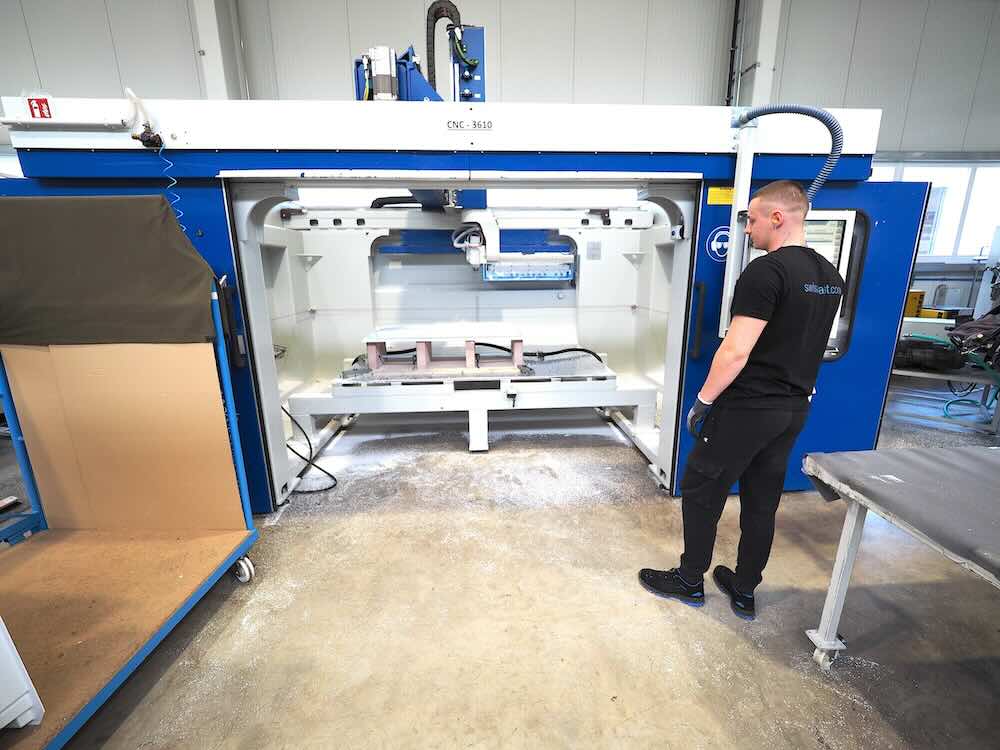 5-Achs-CNC-Fräsmaschinen für das Nachbearbeiten technischer Tiefziehteile (Foto: HG GRIMME SysTech)