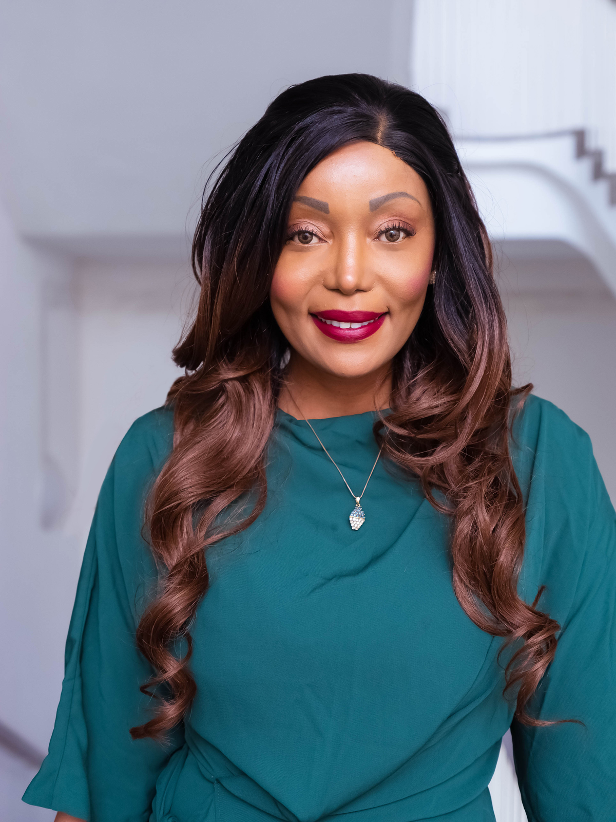 Dr.Irène Kilubi - generationsübergreifende Zusammenarbeit Dr.Irène Kilubi - generationsübergreifende Zusammenarbeit