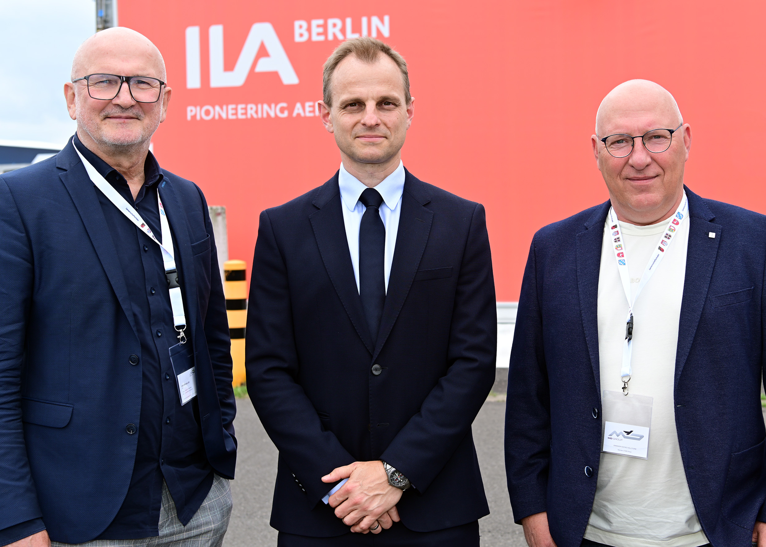 Gregor Müller, CEO MD Aircraft, Olaf Otto, President - Electrical, Rolls-Royce, Tim Markwald, CEO MD Aircraft auf der ILA Berlin. Gregor Müller, CEO MD Aircraft, Olaf Otto, President - Electrical, Rolls-Royce, Tim Markwald, CEO MD Aircraft auf der ILA Berlin.