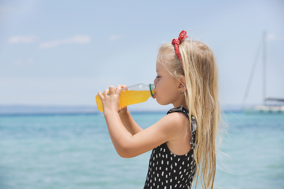 Mit PET-Flaschen gehen Besucher beim nächsten Strandausflug auf Nummer sicher. (Die Bildrechte liegen bei dem Verfasser der Mitteilung.) Mit PET-Flaschen gehen Besucher beim nächsten Strandausflug auf Nummer sicher. (Die Bildrechte liegen bei dem Verfasser der Mitteilung.)