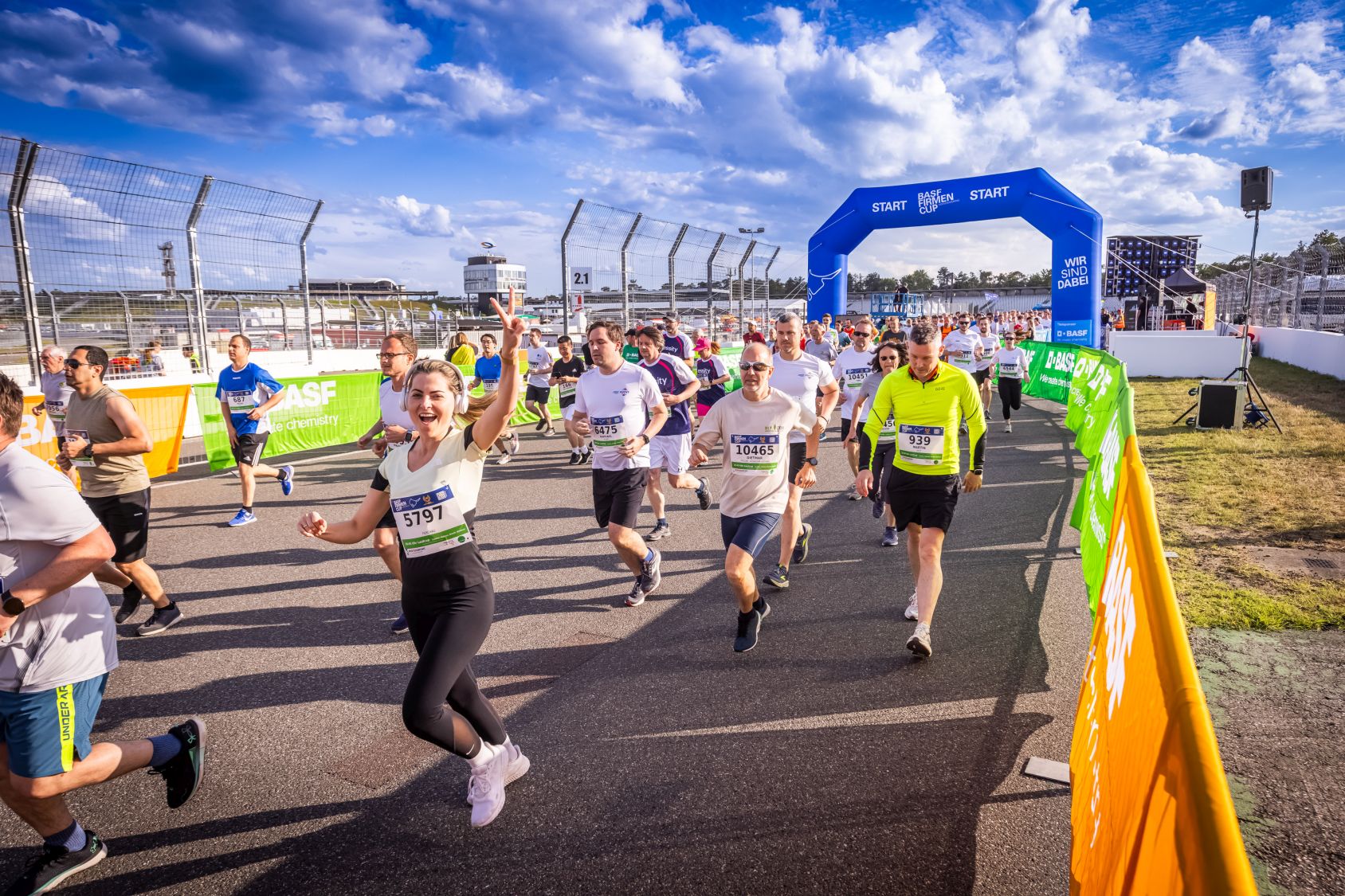 Die Jubiläumsausgabe des BASF FIRMENCUPS vereinte 13.500 Sportbegeisterte auf dem Hockenheimring. (Bildquelle: Stephan Schütze) Die Jubiläumsausgabe des BASF FIRMENCUPS vereinte 13.500 Sportbegeisterte auf dem Hockenheimring. (Bildquelle: Stephan Schütze)