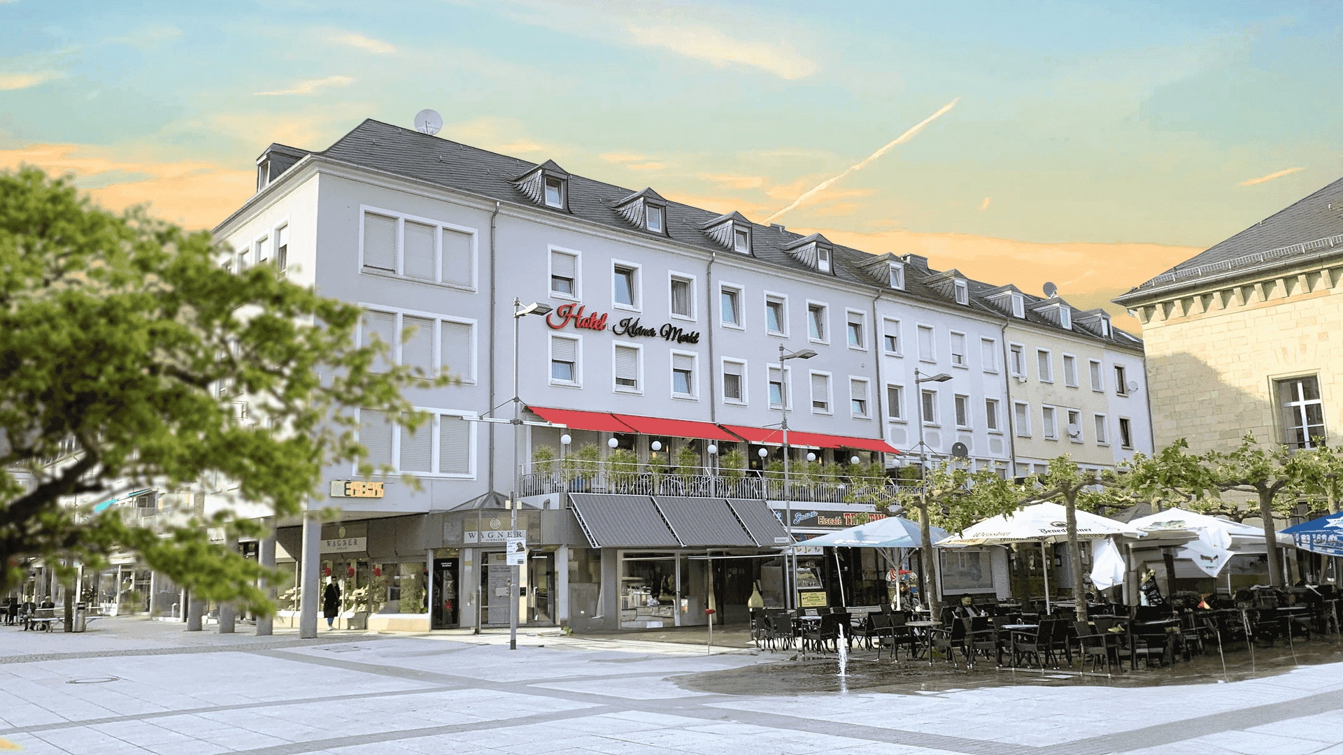 Wiedereröffnung Hotel Kleiner Markt Saarlouis (Die Bildrechte liegen bei dem Verfasser der Mitteilung.) Wiedereröffnung Hotel Kleiner Markt Saarlouis (Die Bildrechte liegen bei dem Verfasser der Mitteilung.)