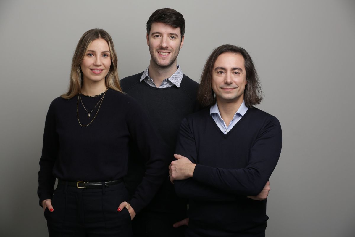 Von links die Geschäftsführung von Cariqa: Tamara Ciullo, Stefano Bonetta und Issam Tidjani (© Cariqa) Von links die Geschäftsführung von Cariqa: Tamara Ciullo, Stefano Bonetta und Issam Tidjani (© Cariqa)