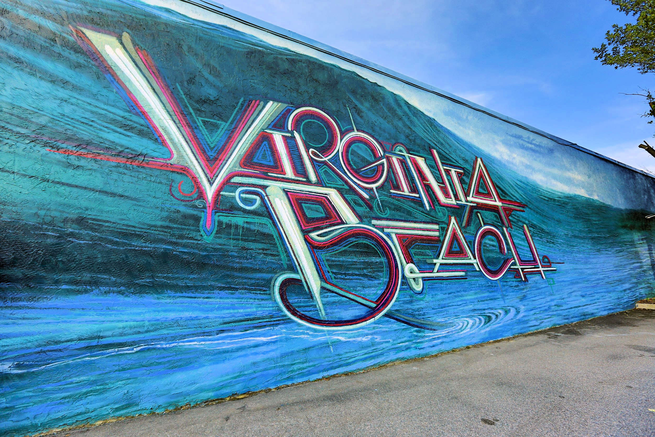 Farbenprächtige Wandbilder sind vielerorts in Virginia Beach zu entdecken. (Die Bildrechte liegen bei dem Verfasser der Mitteilung.) Farbenprächtige Wandbilder sind vielerorts in Virginia Beach zu entdecken. (Die Bildrechte liegen bei dem Verfasser der Mitteilung.)