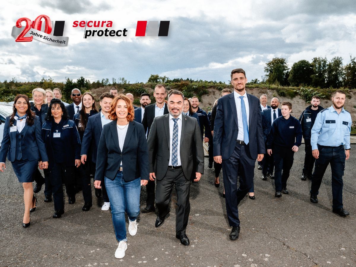 Mit gutem Beispiel voran: (vlnr) Tanja Pond, Patrick Pond, Vladimir Korneev, Daniel Pond jr.  (© secura protect Holding GmbH)