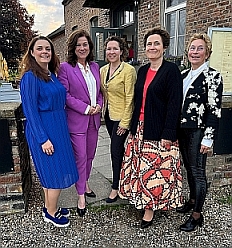v.l.n.r.: Kathrin de Blois, Angelika Böhling, Ann-Kathrin Prömpers, Christa Stein und Irene Blank v.l.n.r.: Kathrin de Blois, Angelika Böhling, Ann-Kathrin Prömpers, Christa Stein und Irene Blank