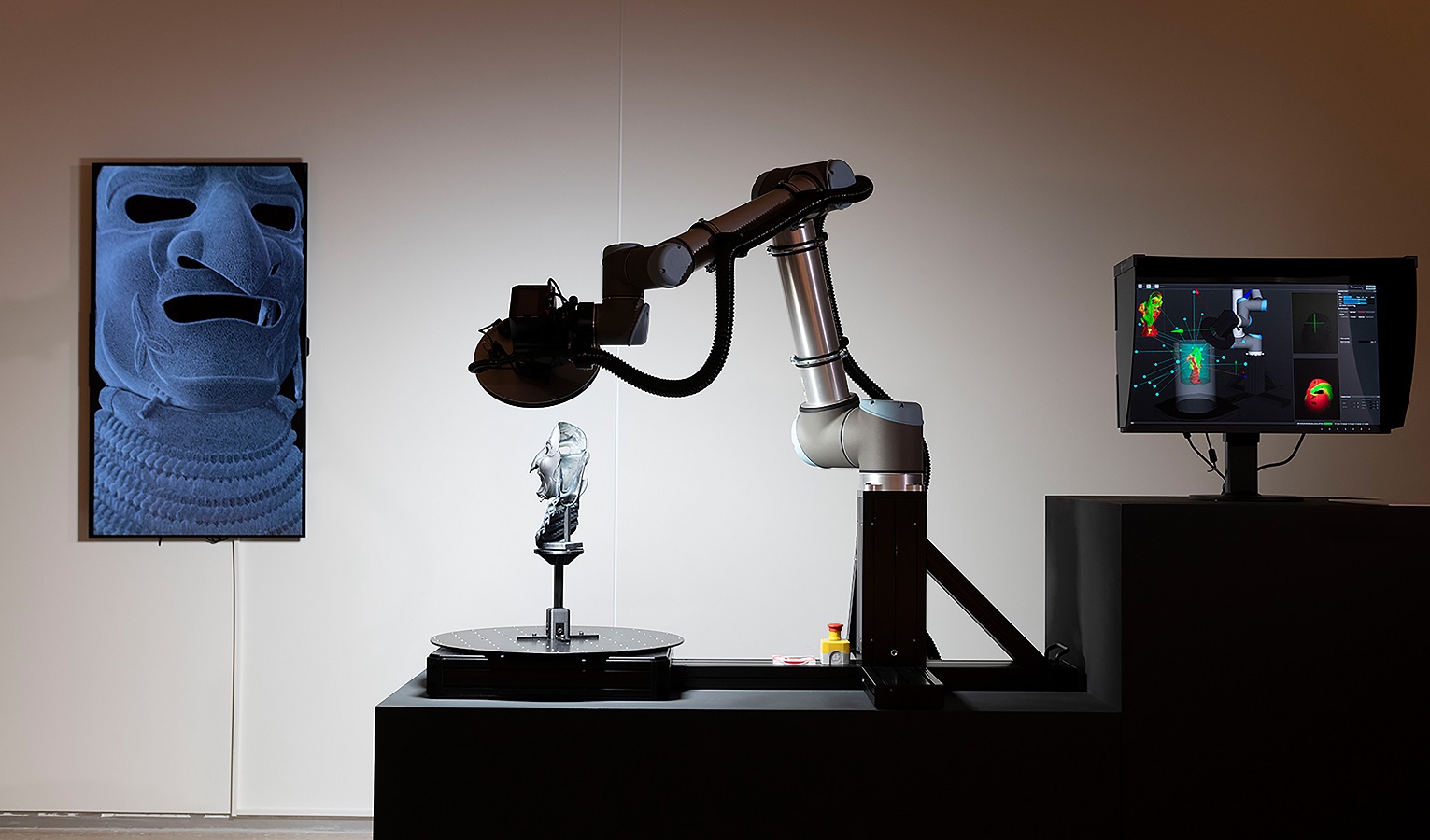 Mit den Scanverfahren des Fraunhofer IGD lassen sich Kunstwerke mikrometergenau digital abbilden. (Die Bildrechte liegen bei dem Verfasser der Mitteilung.) Mit den Scanverfahren des Fraunhofer IGD lassen sich Kunstwerke mikrometergenau digital abbilden. (Die Bildrechte liegen bei dem Verfasser der Mitteilung.)