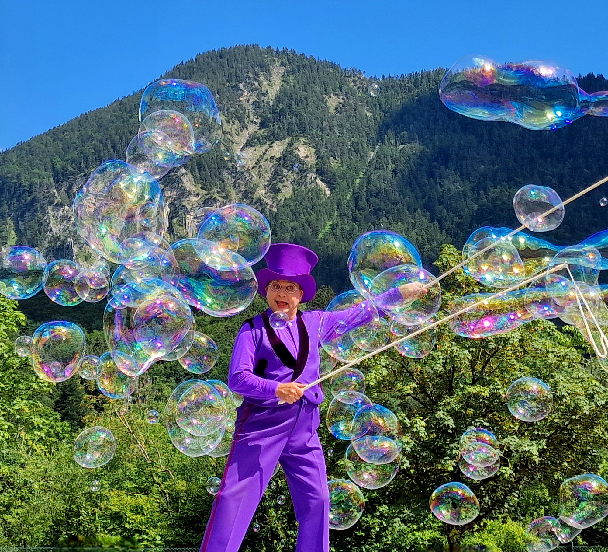 Seifenblasenkünstler Blub in Action bei Sommerfest