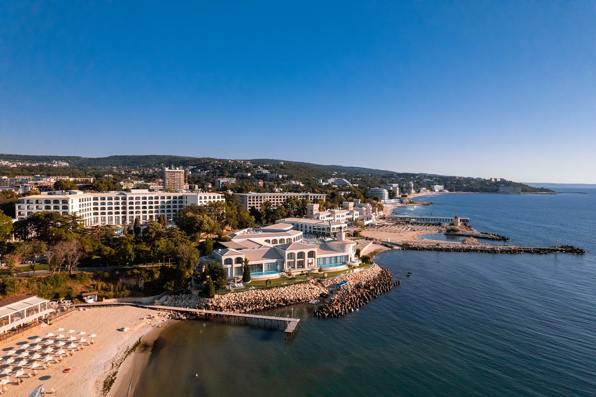 Das Ensana Aquahouse liegt direkt am Strand und bietet Medical Wellness auf höchstem Niveau. (Die Bildrechte liegen bei dem Verfasser der Mitteilung.) Das Ensana Aquahouse liegt direkt am Strand und bietet Medical Wellness auf höchstem Niveau. (Die Bildrechte liegen bei dem Verfasser der Mitteilung.)