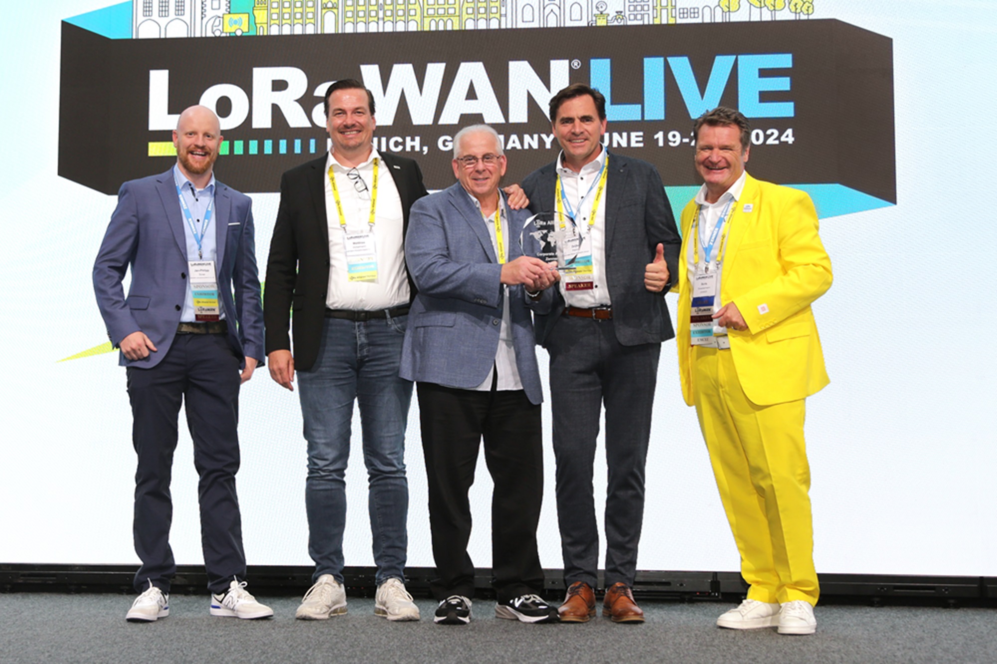 Beim Thema LoRaWAN ganz vorne: Das Team der Minol-Zenner-Gruppe. (Die Bildrechte liegen bei dem Verfasser der Mitteilung.) Beim Thema LoRaWAN ganz vorne: Das Team der Minol-Zenner-Gruppe. (Die Bildrechte liegen bei dem Verfasser der Mitteilung.)