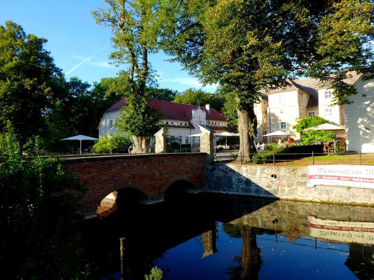 Den August genießen auf Wasserschloss Mellenthin im Usedomer Achterland (© Ralph Kähne)