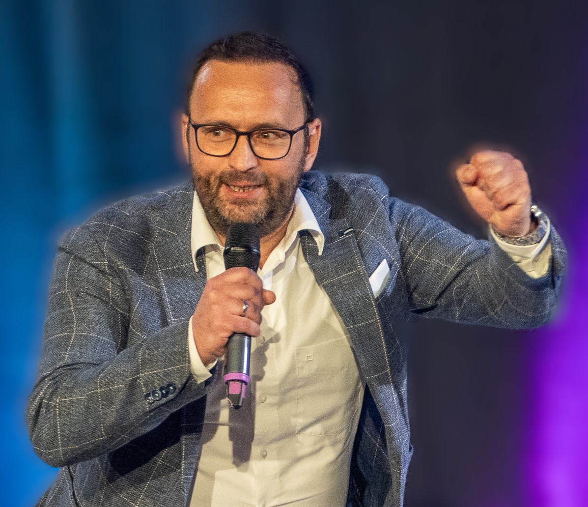 Total besteuert: Steuerberater rockt internationalen Speaker Slam (Bildquelle: Justin Bockey, Abdruck honorarfrei)