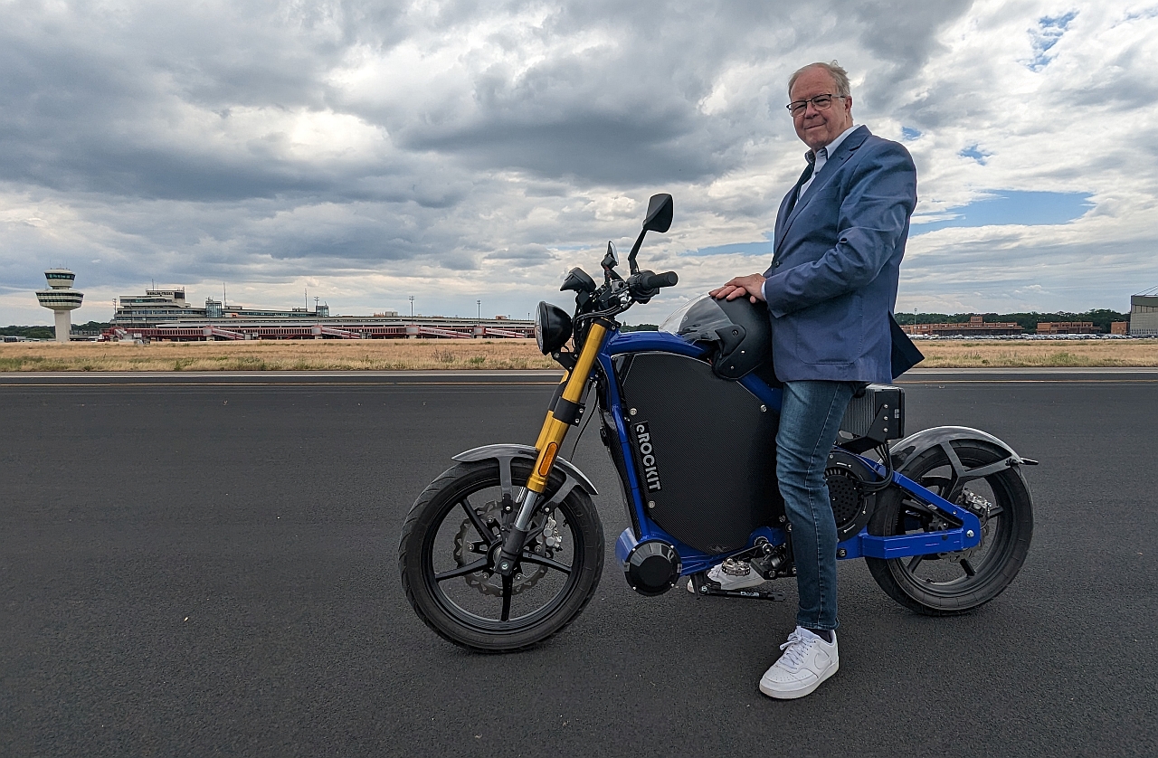 Harald Schlarb auf dem eROCKIT (Die Bildrechte liegen bei dem Verfasser der Mitteilung.) Harald Schlarb auf dem eROCKIT (Die Bildrechte liegen bei dem Verfasser der Mitteilung.)