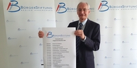 Dr. Michael Eckstein lädt zu 15 Veranstaltungen im Herbst 2024 (BürgerStiftung Region Ahrensburg) Dr. Michael Eckstein lädt zu 15 Veranstaltungen im Herbst 2024 (BürgerStiftung Region Ahrensburg)