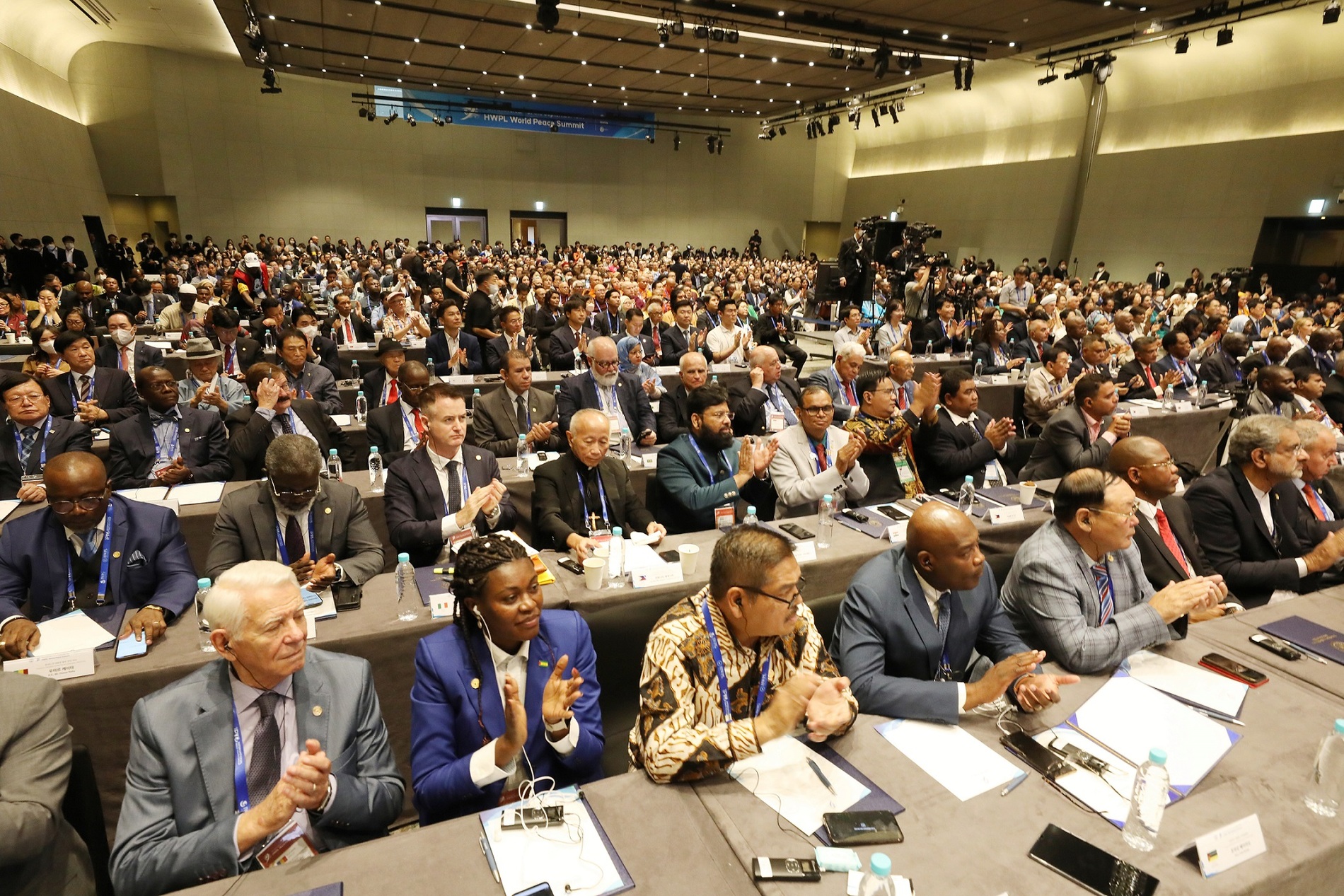 Teilnehmende der Global Peace Leaders Conference beim 9. HWPL-Weltfriedensgipfel (Die Bildrechte liegen bei dem Verfasser der Mitteilung.)