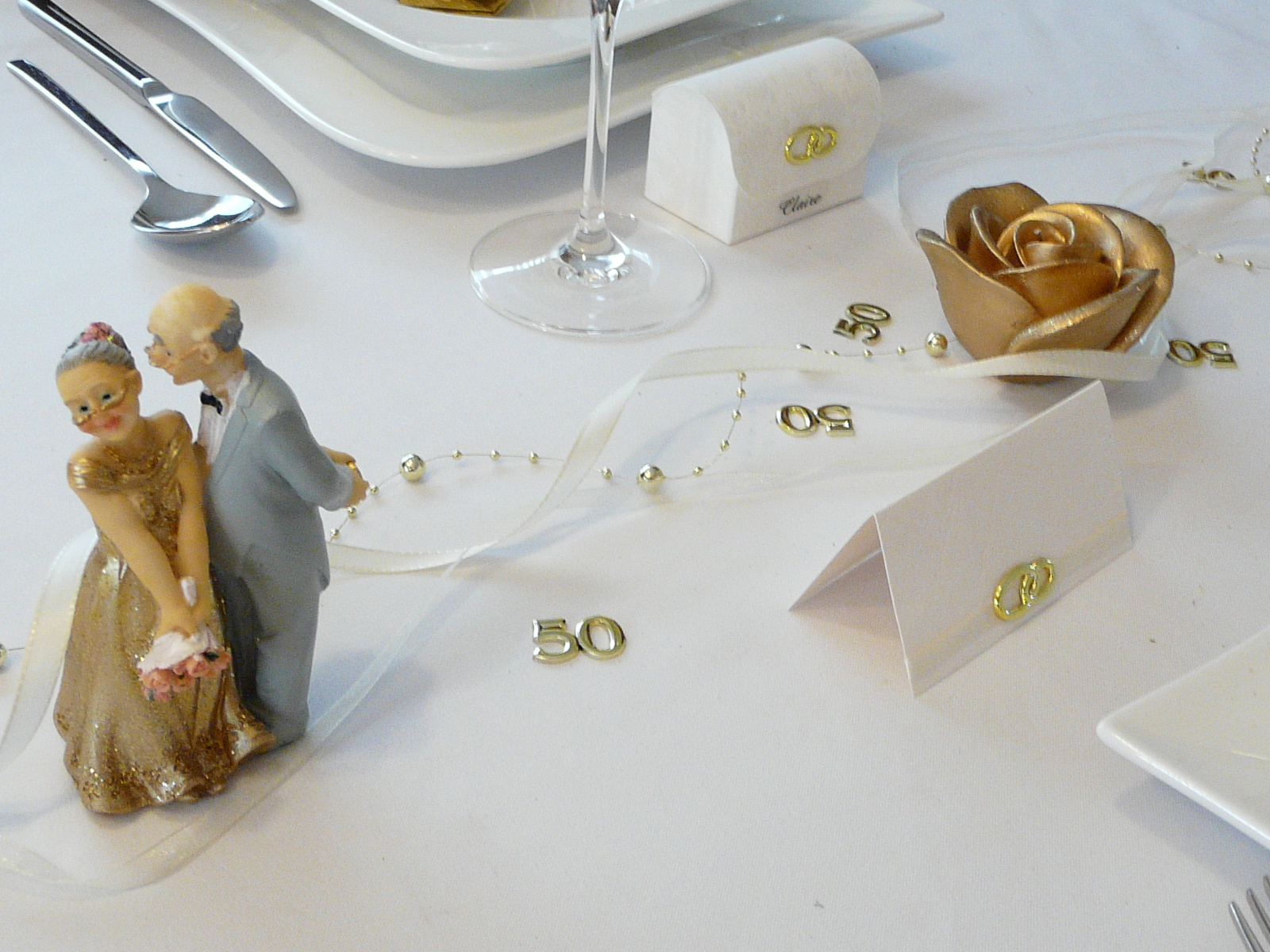 Mustertische zur Goldenen Hochzeit bei Tischdeko-online. Jola Simer, tischdeko-online.de, 16.08.2024 Mustertische zur Goldenen Hochzeit bei Tischdeko-online. Jola Simer, tischdeko-online.de, 16.08.2024
