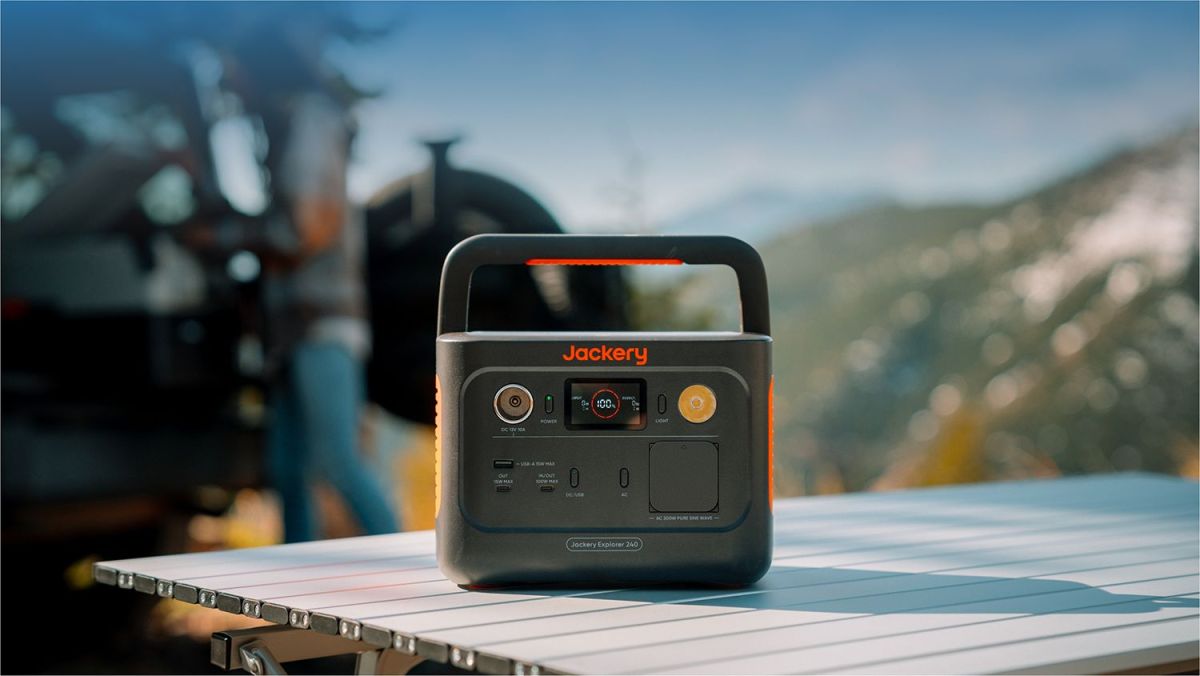 Jackery E240 v2 (© Jackery) Jackery E240 v2 (© Jackery)